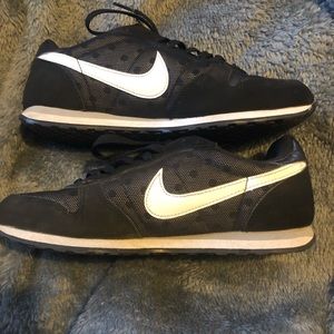 Nike genicoo